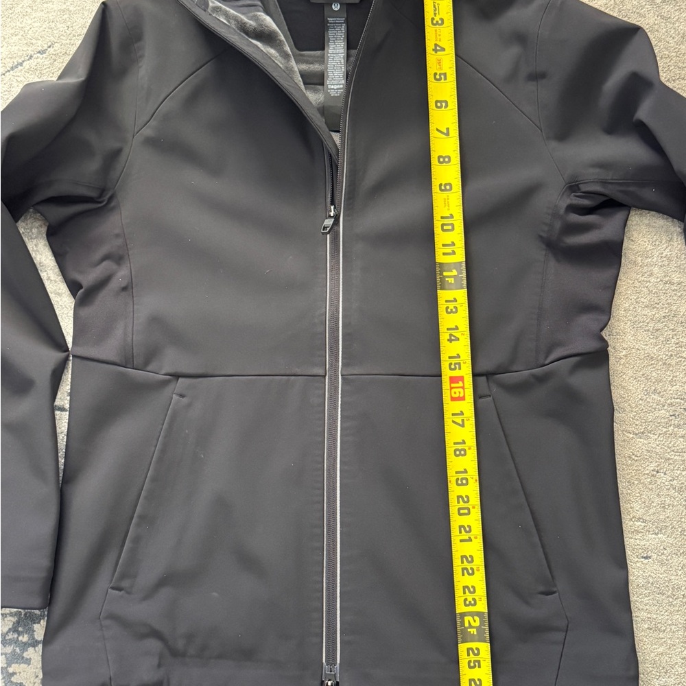 Lululemon Men's Cross Chill Black Performance Jacket - Picture 6 of 6